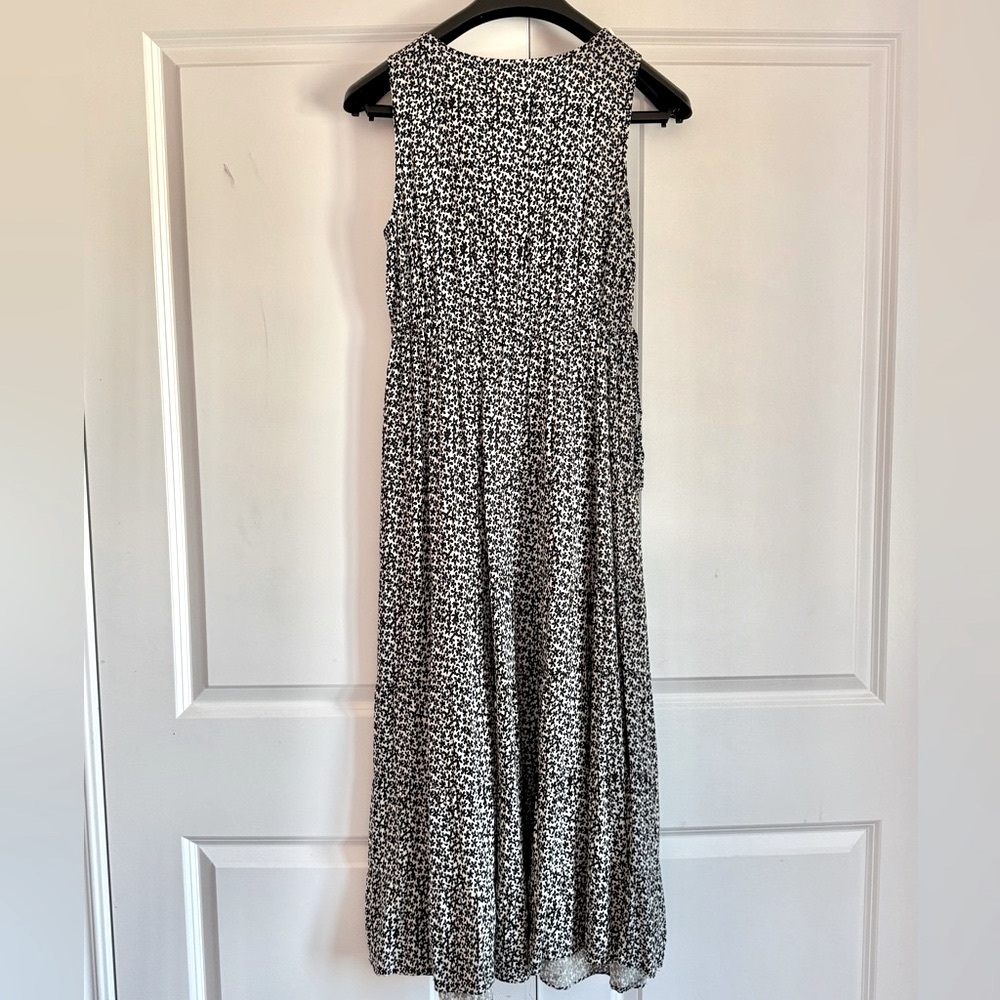 Max Studio Black and White Sleeveless V-Neck Maxi Sundress SZ.M - Picture 2 of 8
